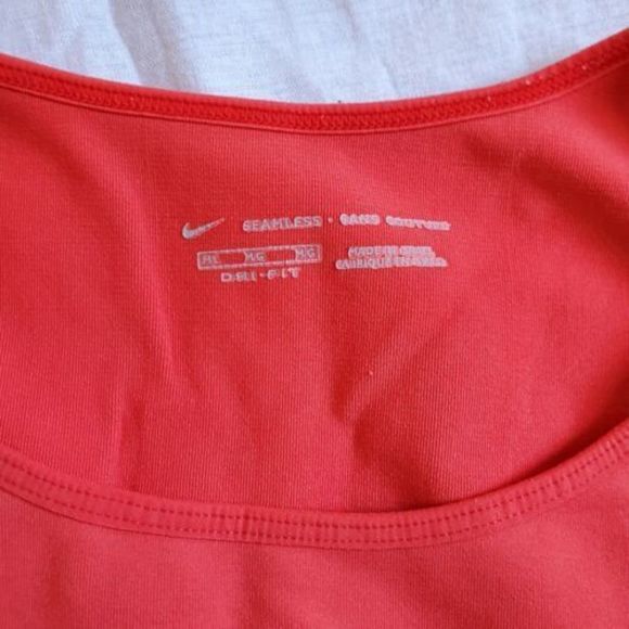 NIKE Seamless Stretch Dri Fit Coral Tank Top SZ Medium - Picture 3 of 9